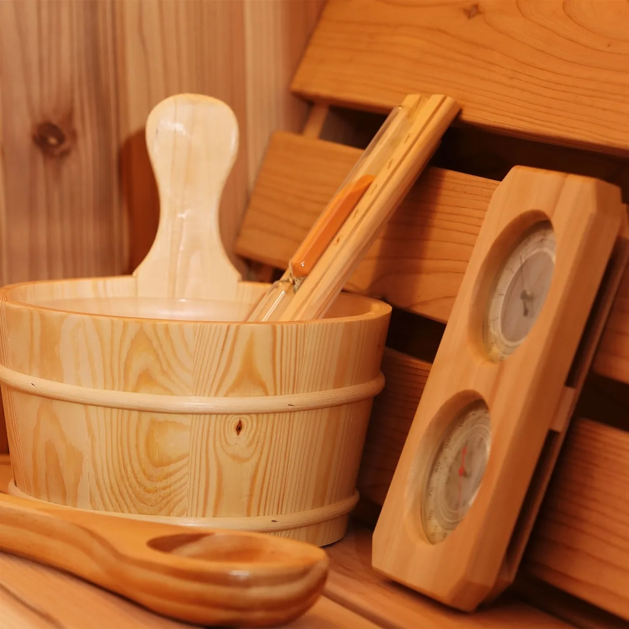 Aleko 6 Person 6 kW Rustic Cedar Shingle Outdoor Barrel Sauna - image 11