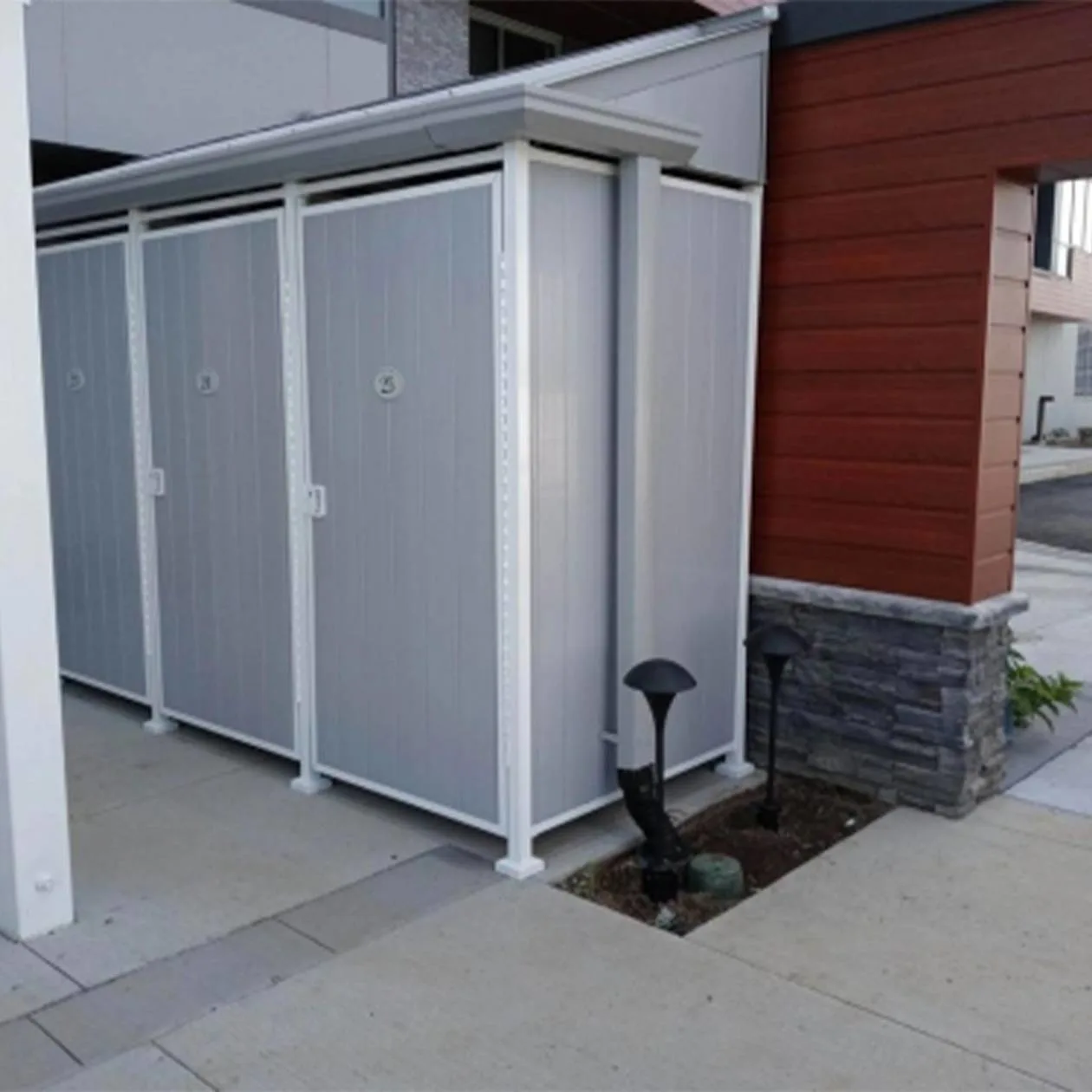 Avcon Cabana 8 Posts 7 Walls Outdoor Shower Enclosure - image 2
