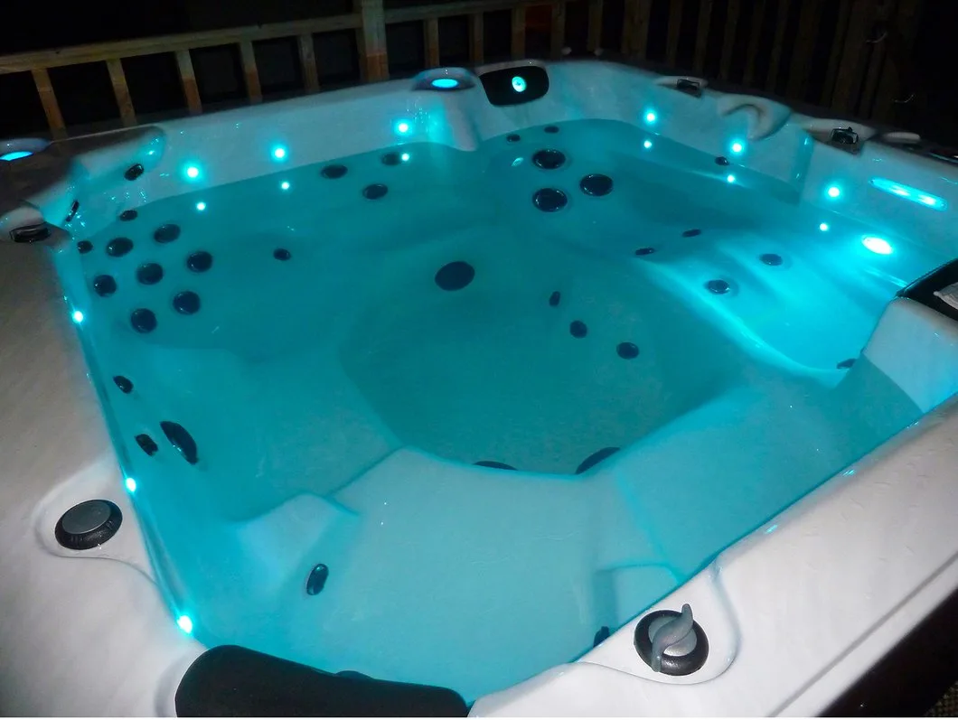 Canadian Spa Thunder Bay 5-6 Person 44 Jetted 5.5 kW Spa Pool - image 4